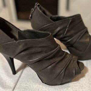 Simply Vera Vera Wang Saville Platform Heels – Gray, Size 8M
